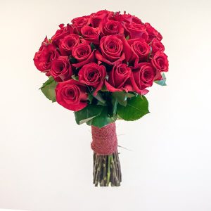 35 red rose flowers