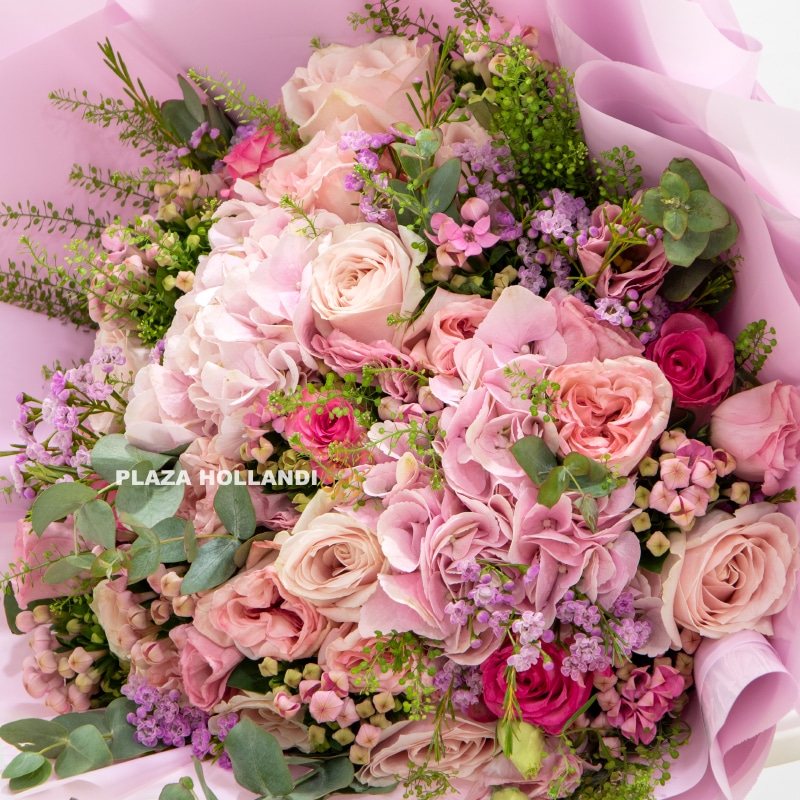 Close up of pink flower bouquet