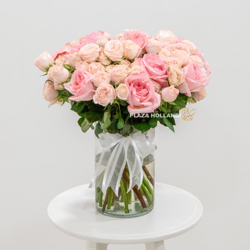 Pink roses in a glass vase