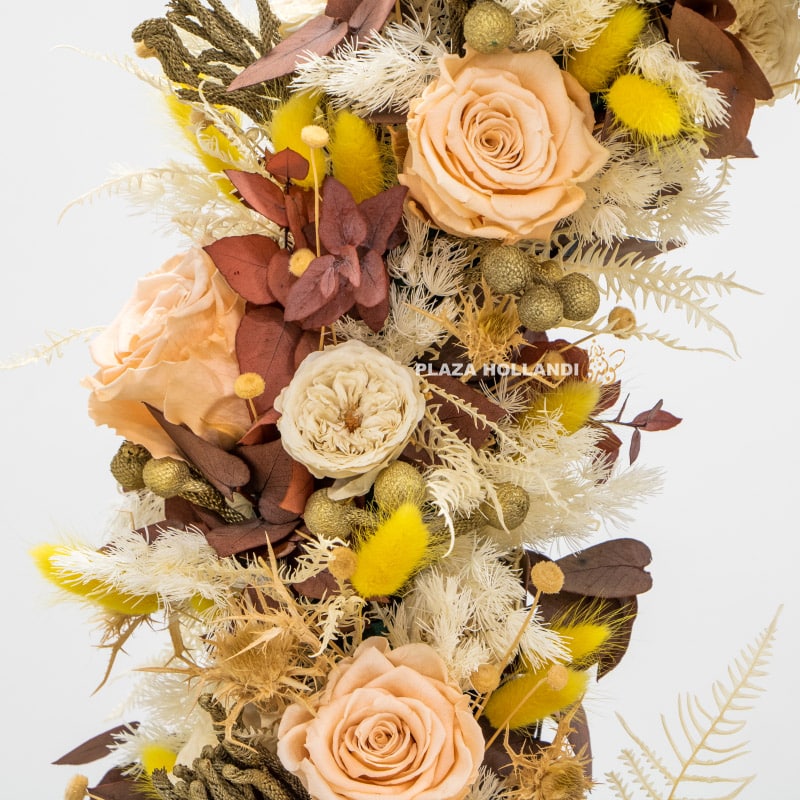 Mixture of dried flowers and rose amor preserved roses