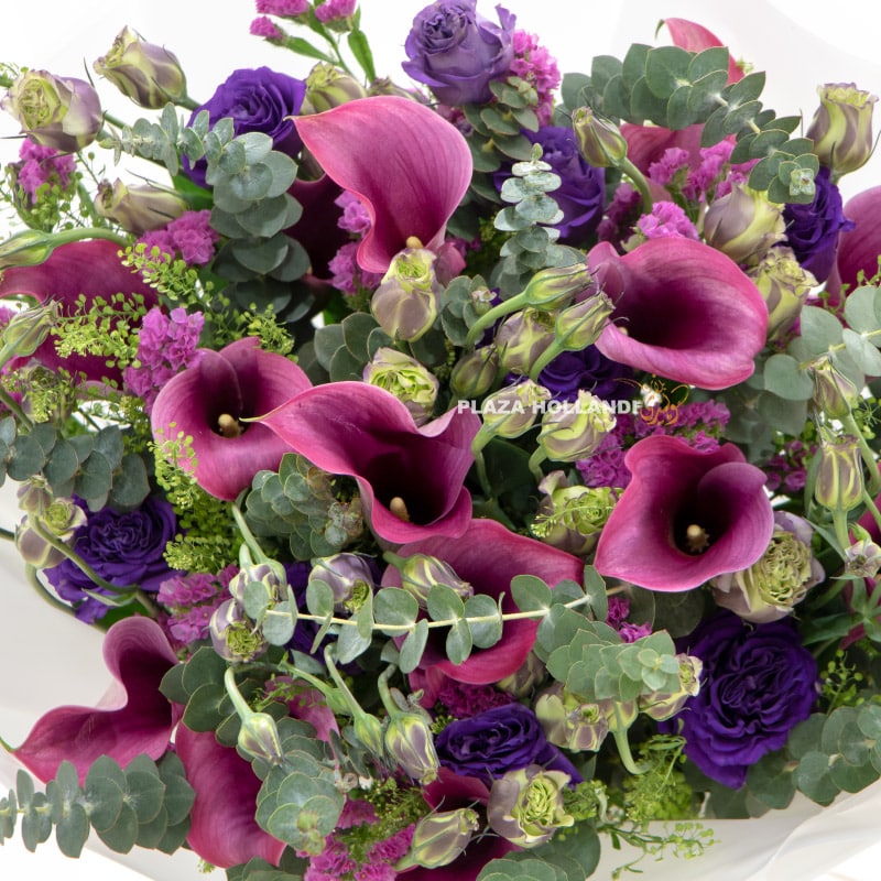 Call lily with eustoma in a bouquet
