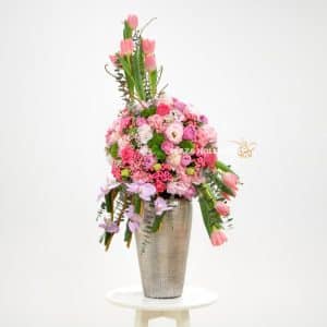 Pink and white luxurious flower design