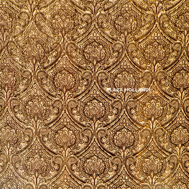 Close up of gold pattern on vase