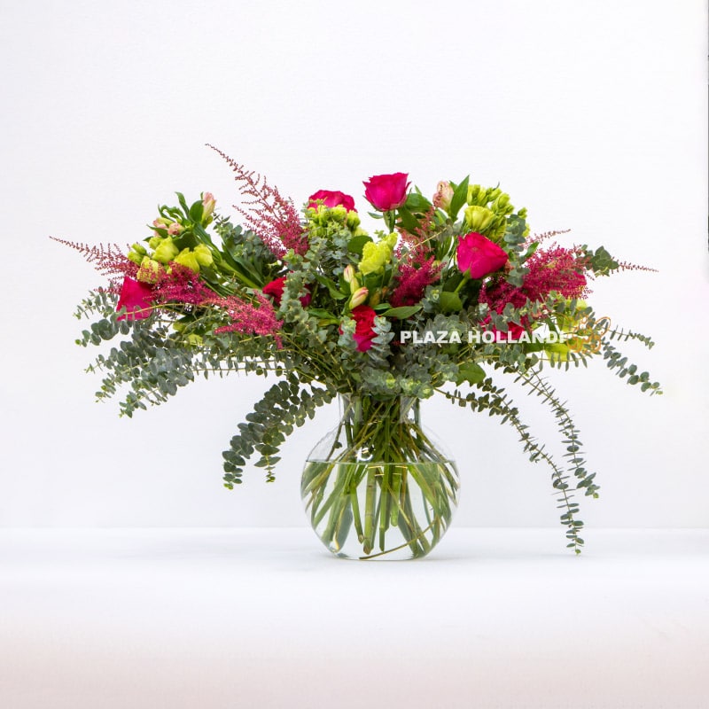 European Style flower bouquet with pink roses