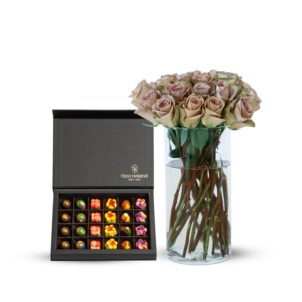 25 Amnesia Roses with Glass Vase and Chocolate
