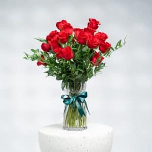 Luxurious Red Roses & Italian Ruscus in Glass Vase (H 45 cm)