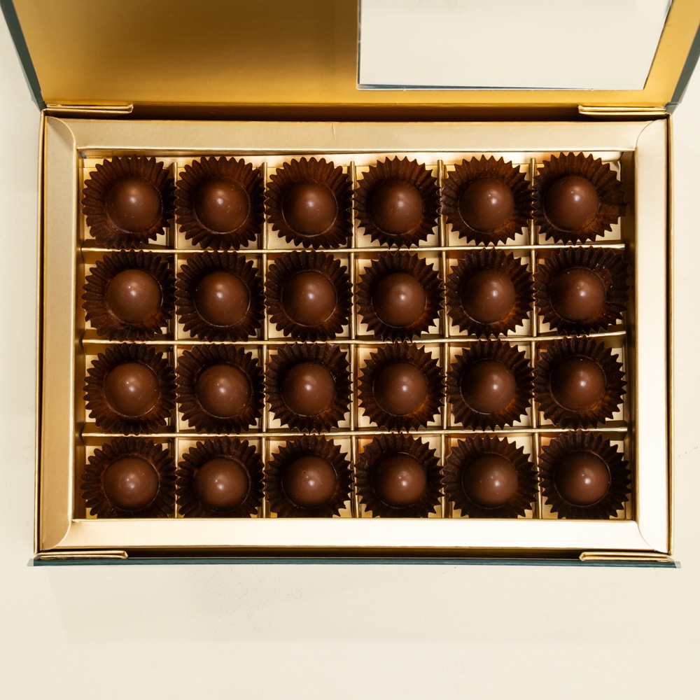 17.2 Royal Crispy Chocolate 24 pcs Box