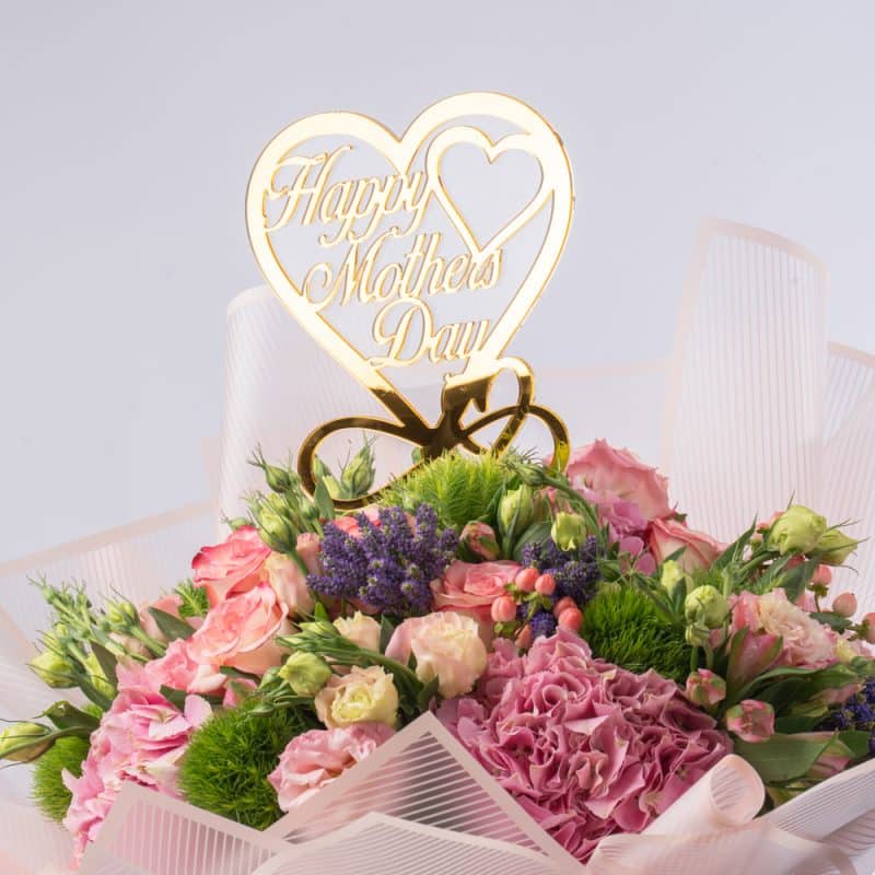 Mom's Day Bloom: Hydrangea, Pink Roses and a Golden