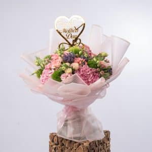 Mom's Day Bloom: Hydrangea, Pink Roses and a Golden