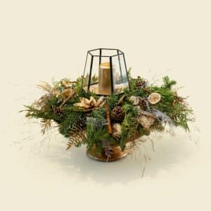 luxury-gold-candle-christmas-arrangement