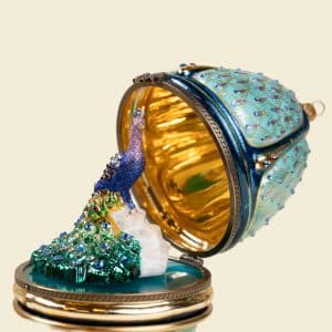Komozja Crystal Peacock Hinged Fabergé-Style Egg – Handcrafted Luxury Ornament