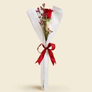 Qatar National Day Bouquet – Limonium with White & Red Rose
