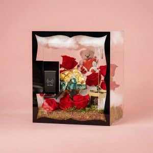 Luxury Love Gift Box – Roses, Candle & Chocolate