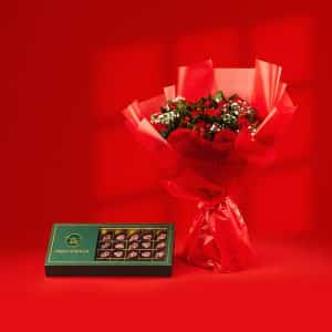 How to Create a Warm Floral Centerpiece for Your Fall Gatherings