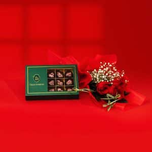 3-roses-compacta-gypsophila-chocolate