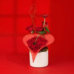 10-red-roses-gerbera-hypericum-salix-vase